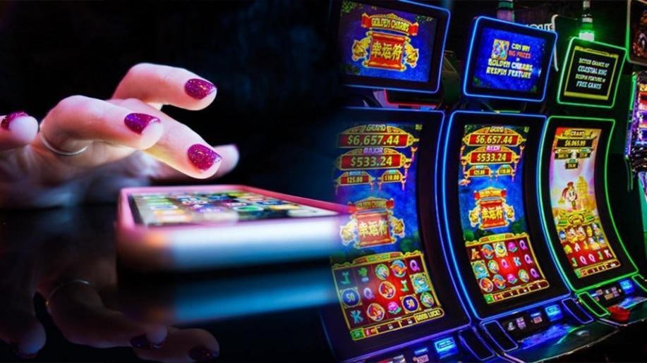 Philippines player viewing CS8 Casino sports betting odds on a mobile phone